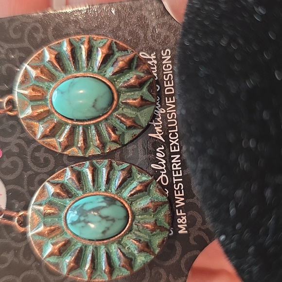 Turquoise and Silver Pendant Necklace - Picture 8 of 8